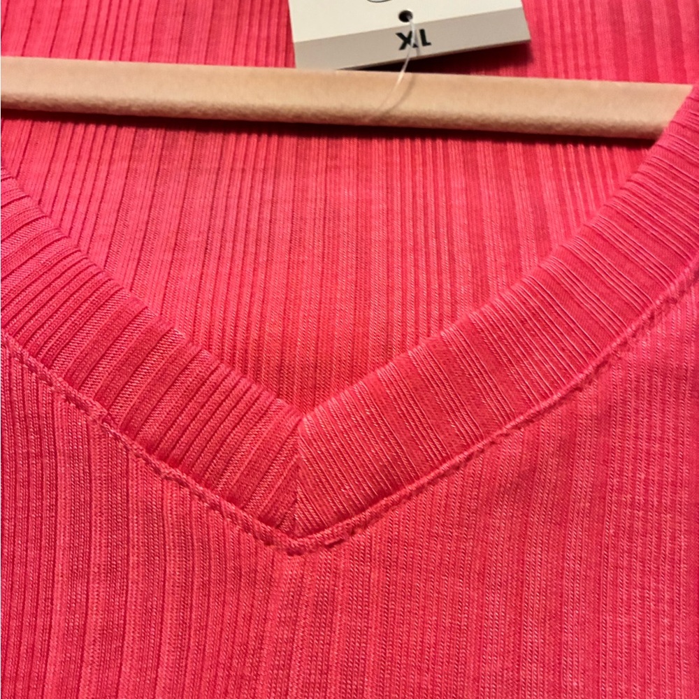 Jessica Simpson Coral V-Neck Rib Knit Short Sleeve Top - Picture 2 of 8